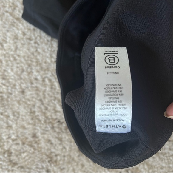 Athleta Excursion Hybrid 9" Black Biker Shorts XS - Picture 4 of 9